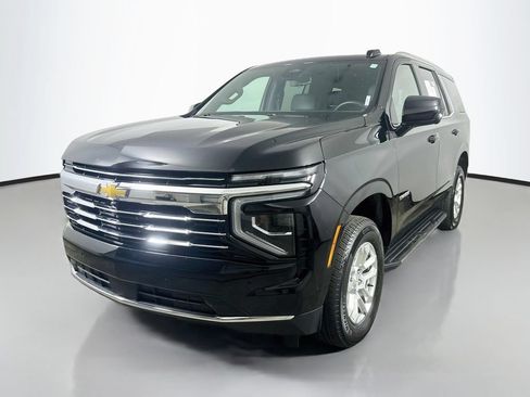 Used 2025 Chevrolet Tahoe LT AWD/4WD image 3