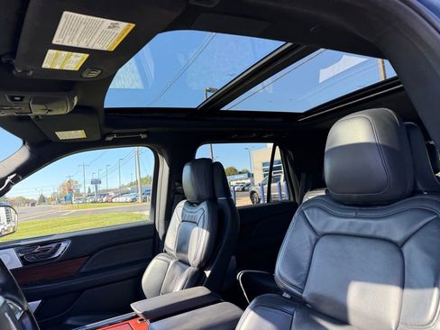 Used 2022 Lincoln Navigator Reserve w/ Equipment Group 201A image 15