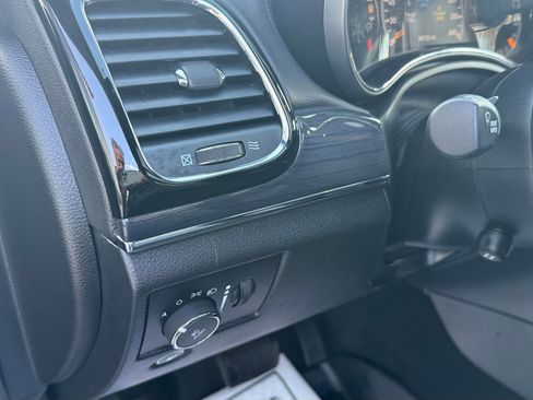 Used 2019 Jeep Grand Cherokee Overland image 35