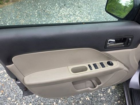 Used 2007 Ford Fusion S FWD image 11