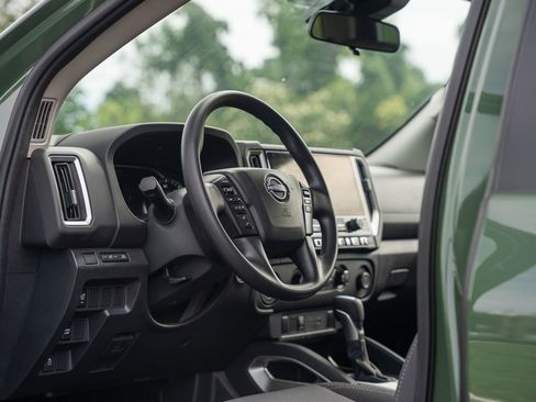 Used 2025 Nissan Frontier SV RWD image 16