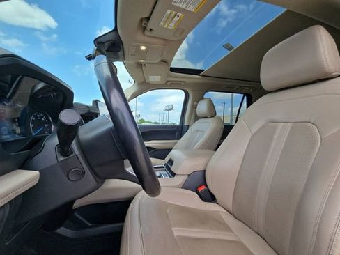 Used 2023 Ford Expedition Limited AWD/4WD image 7