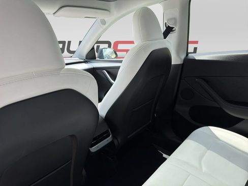 Used 2023 Tesla Model Y 2WD image 16