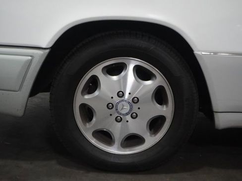 Used 1995 Mercedes-Benz E 320 Convertible image 11