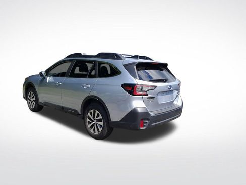 Used 2022 Subaru Outback Premium AWD/4WD image 5