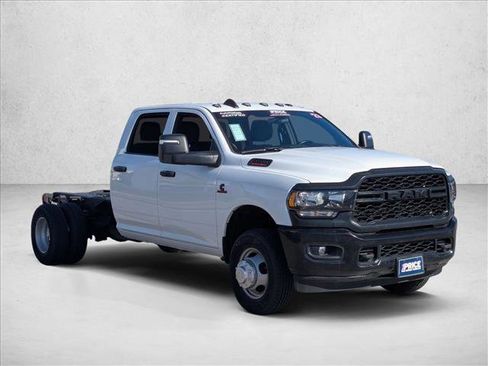 Used 2023 RAM 3500 Tradesman image 3