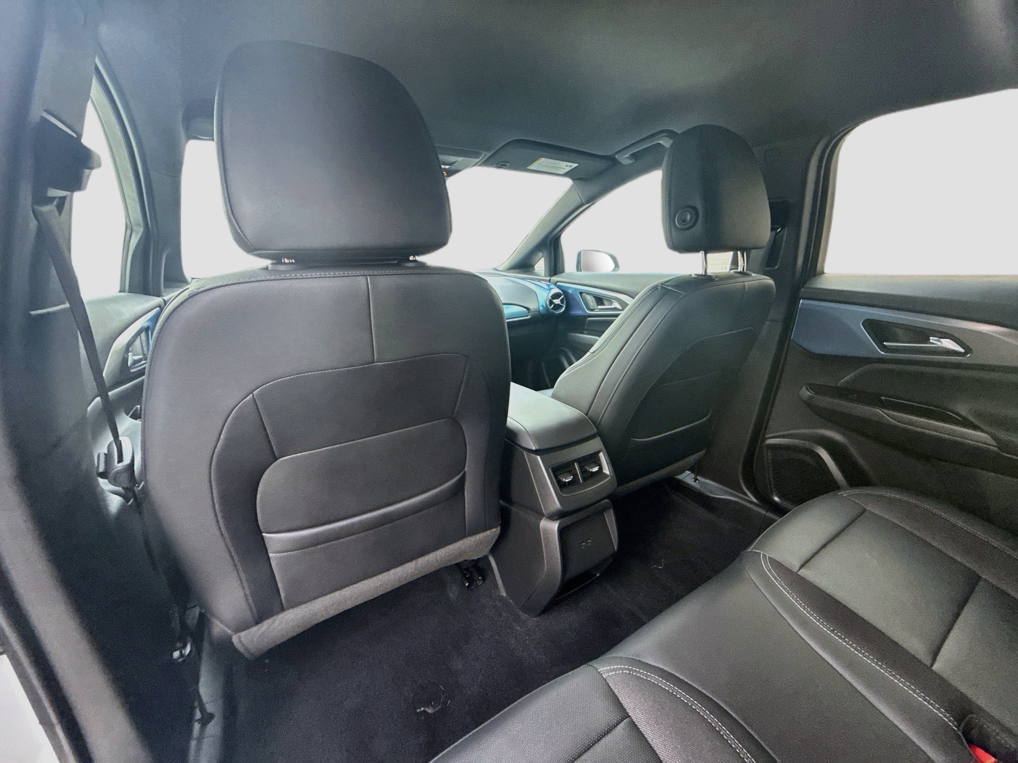 Used 2024 Chevrolet Equinox EV LT FWD image 25