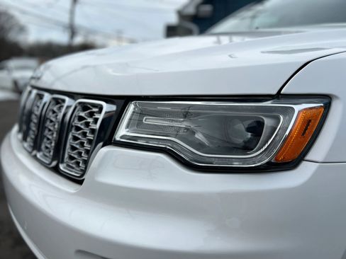 Used 2018 Jeep Grand Cherokee Overland image 36