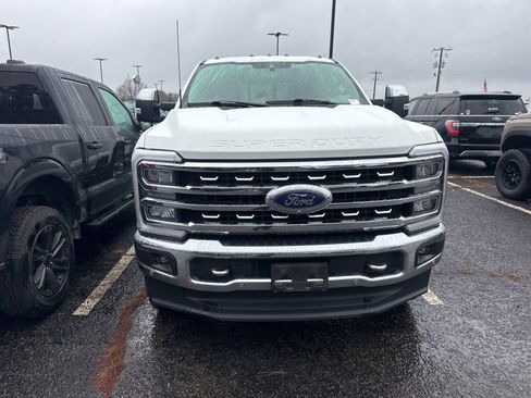 Used 2023 Ford F250 Lariat w/ Lariat Ultimate Package image 2