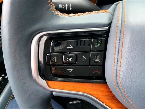 Certified 2022 Jeep Grand Wagoneer Series III image 16