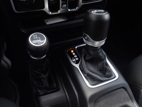 Used 2020 Jeep Wrangler Unlimited Sport S image 25