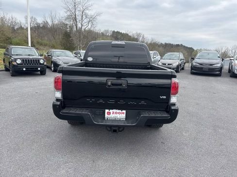 Used 2023 Toyota Tacoma TRD Sport w/ Technology Package AWD/4WD image 7