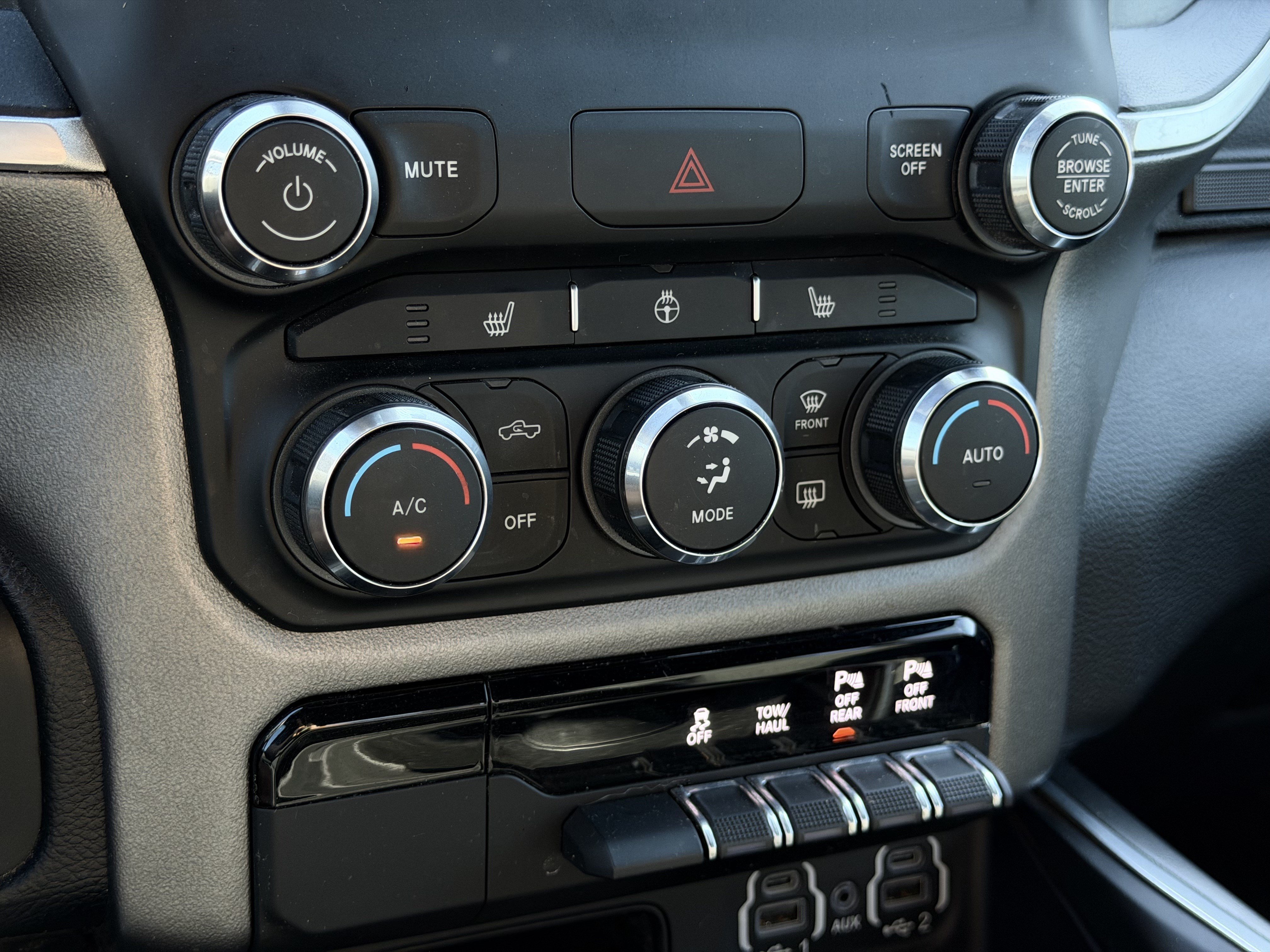 Used 2023 RAM 1500 Big Horn AWD/4WD image 16