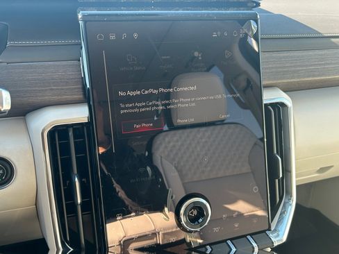 New 2026 GMC Acadia Denali w/ Super Cruise Package AWD/4WD image 16