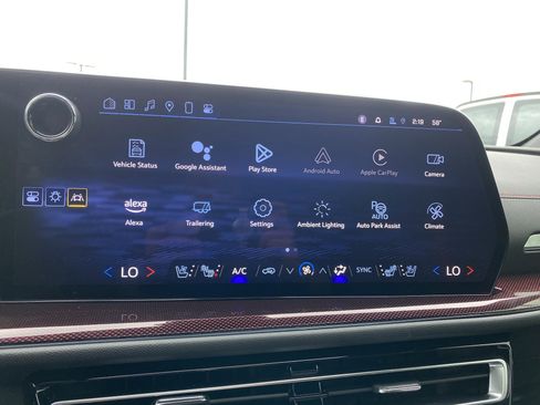 Used 2024 Chevrolet Traverse RS image 26