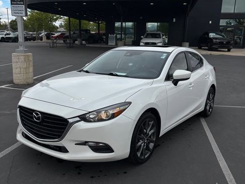 Used 2018 MAZDA MAZDA3 Touring image 2