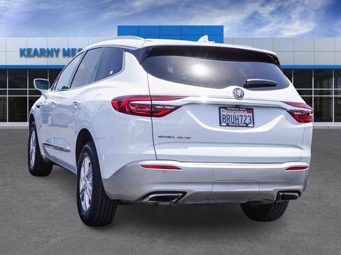 Used 2020 Buick Enclave Essence w/ Sound and Sites Package FWD image 4