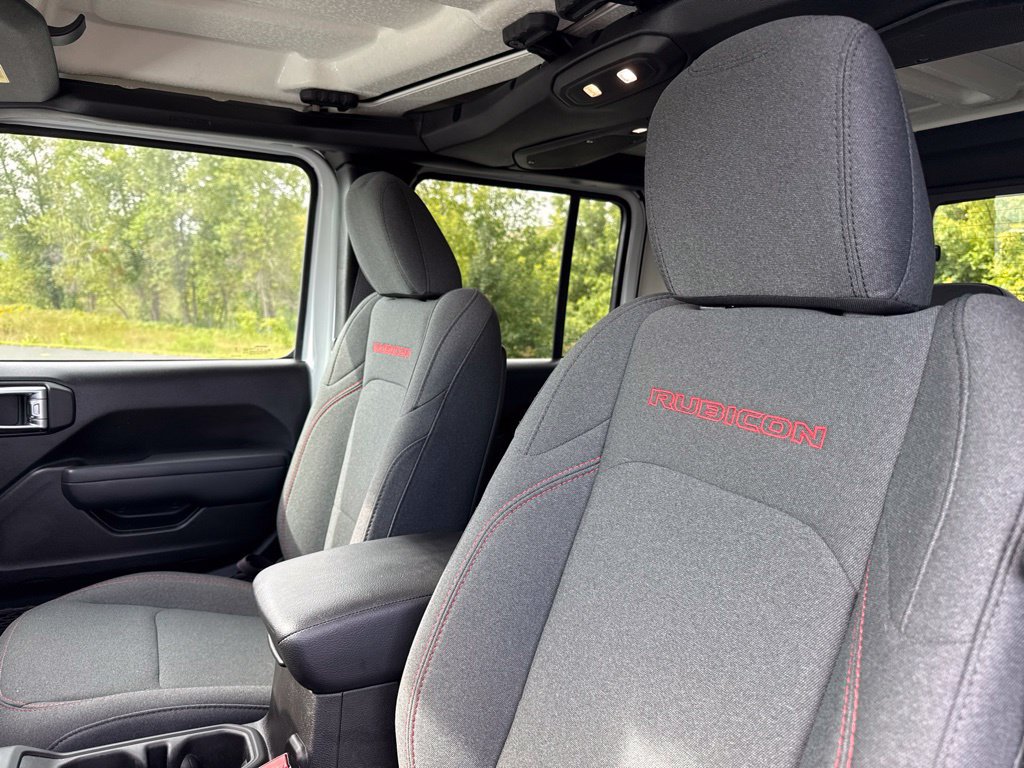Used 2024 Jeep Gladiator Rubicon w/ Technology Group AWD/4WD image 24