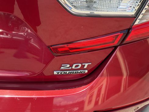 Used 2018 Honda Accord Touring image 36