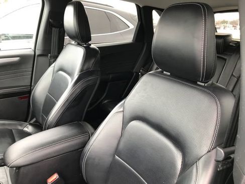 Used 2023 Ford Escape Platinum image 4