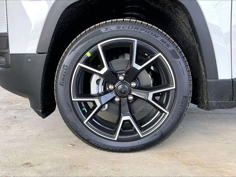 New 2026 Jeep Cherokee Overland w/ Trailer Tow Group AWD/4WD image 11