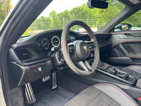 Used 2022 Porsche 911 GT3 RWD image 32
