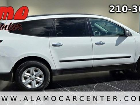 Used 2017 Chevrolet Traverse LS FWD image 5