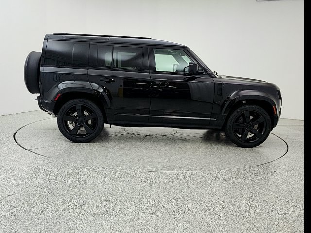 New 2026 Land Rover Defender 110 X-Dynamic SE AWD/4WD image 4
