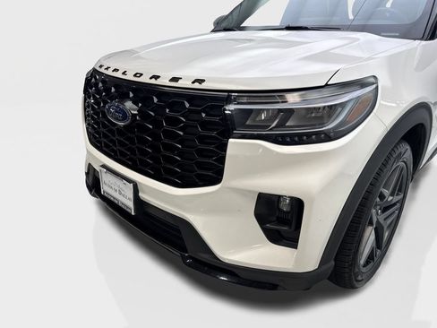 Used 2025 Ford Explorer ST-Line w/ Premium Package AWD/4WD image 16