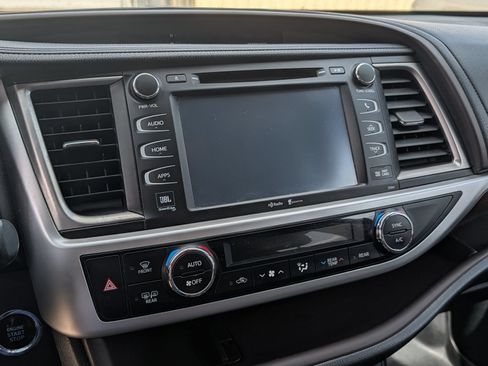 Used 2015 Toyota Highlander Limited FWD image 7