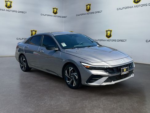 Used 2025 Hyundai Elantra Sport FWD image 7