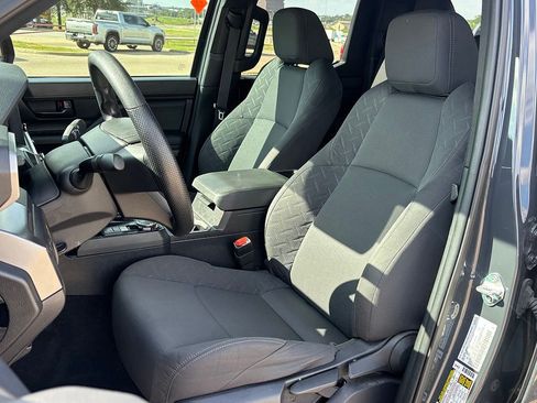 Certified 2025 Toyota Tacoma SR5 AWD/4WD image 12