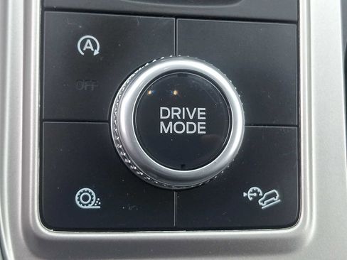 Certified 2020 Ford Explorer XLT w/ Equipment Group 202A AWD/4WD image 25