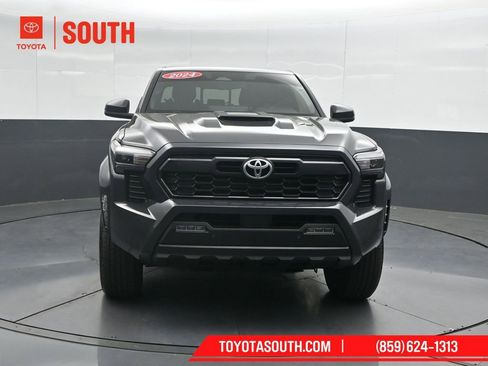 Used 2024 Toyota Tacoma TRD Sport w/ TRD Sport Upgrade Package AWD/4WD image 5