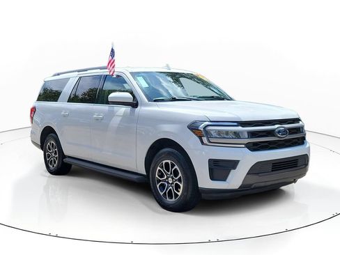 Used 2023 Ford Expedition Max XLT RWD image 2