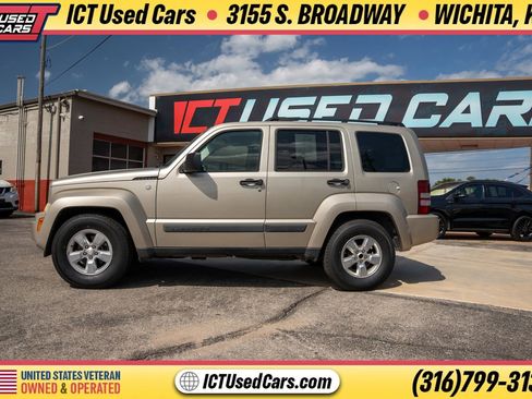 Used 2010 Jeep Liberty Sport w/ Popular Equipment Group AWD/4WD image 2