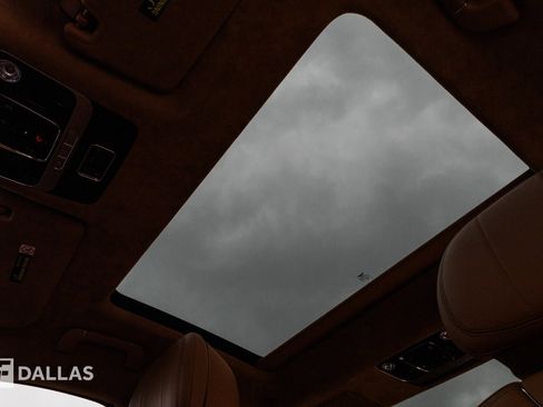 Used 2022 Bentley Flying Spur V8 image 29