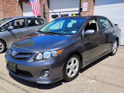 Used 2012 Toyota Corolla S image 2