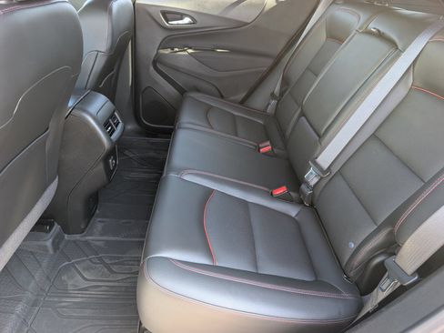 Certified 2022 Chevrolet Equinox RS w/ RS Leather Package FWD image 17