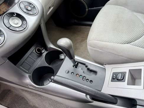 Used 2006 Toyota RAV4 Limited image 16