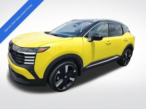 Used 2025 Nissan Kicks SR AWD/4WD image 1