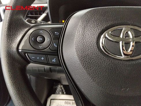 Used 2022 Toyota Corolla LE FWD image 12
