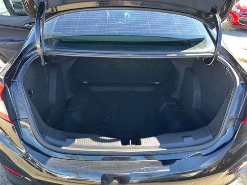 Used 2018 Chevrolet Cruze LS image 9