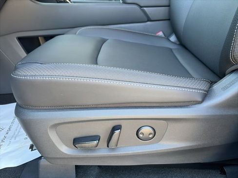 New 2026 Nissan Pathfinder SL image 10