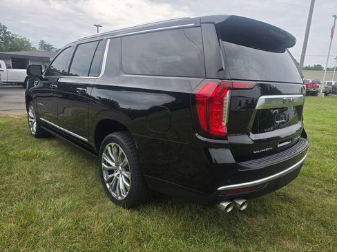 Used 2022 GMC Yukon XL Denali w/ Denali Premium Package AWD/4WD image 5
