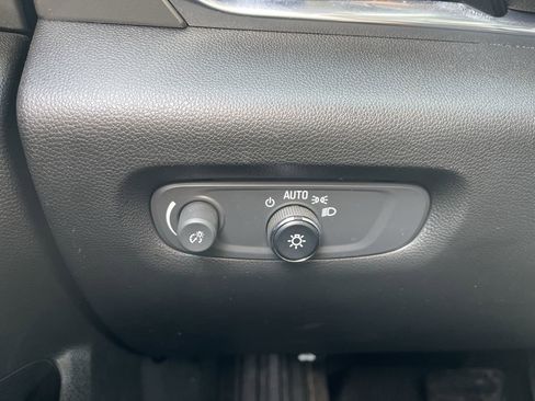 Certified 2023 Chevrolet Traverse LT image 17