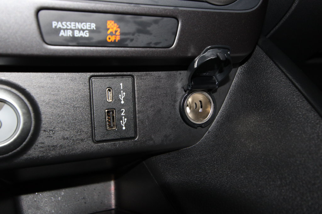 Used 2025 Nissan Leaf S FWD image 17