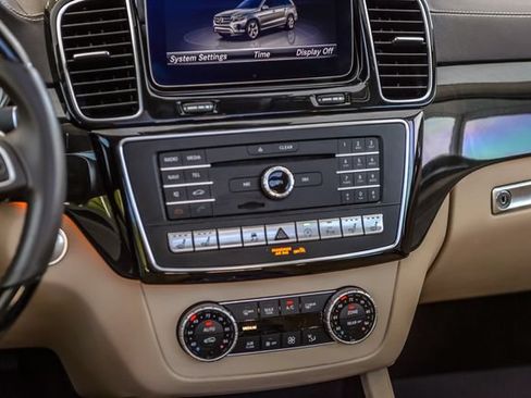 Used 2018 Mercedes-Benz GLS 550 4MATIC image 36