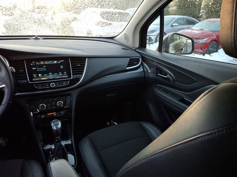 Used 2018 Buick Encore Preferred image 16