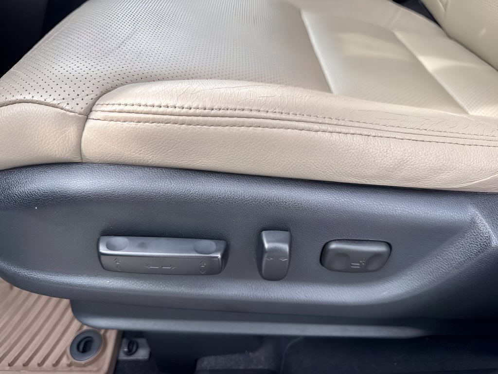 Used 2016 Honda CR-V Touring image 10